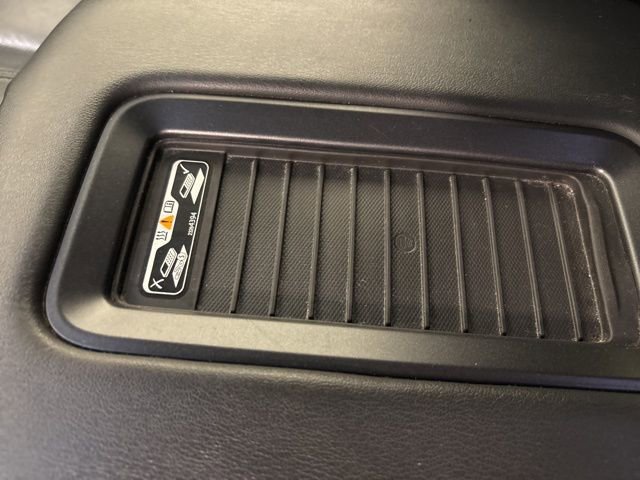 Used 2018 Chevrolet Suburban Premier AWD/4WD image 31