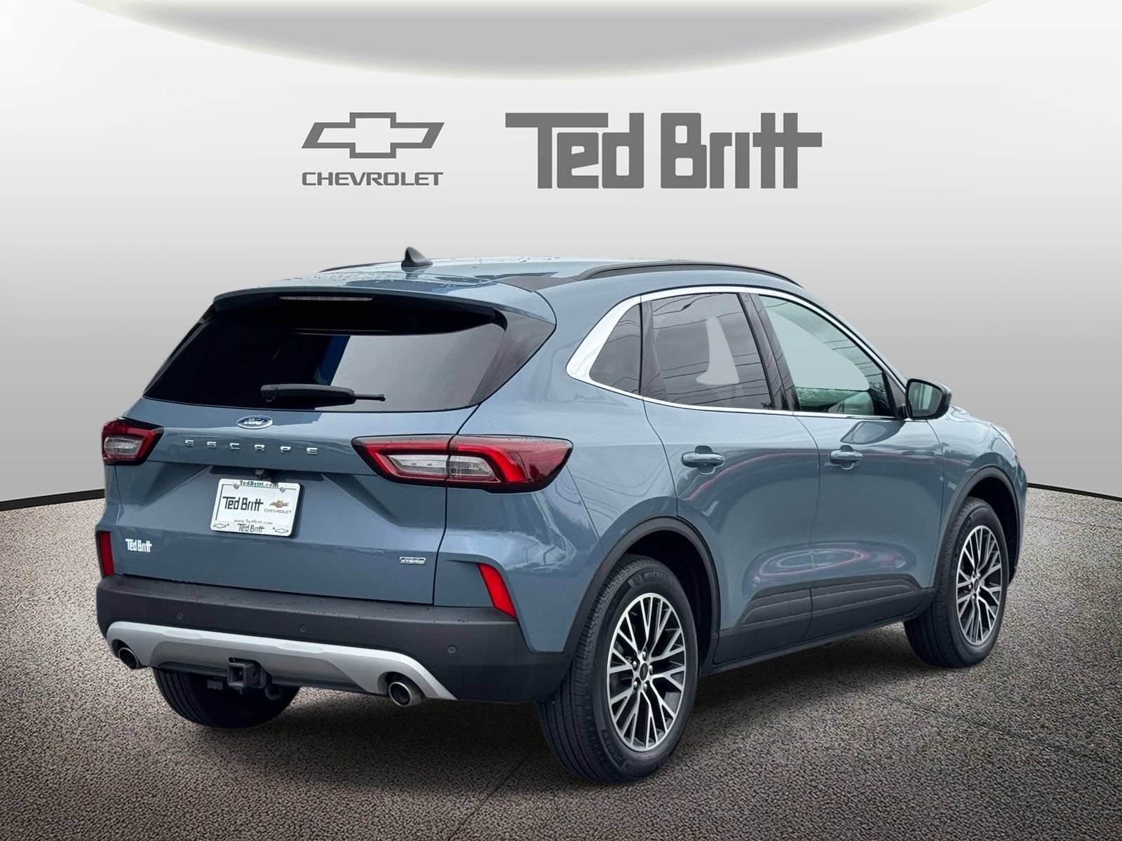 Used 2025 Ford Escape SE w/ Class II Trailer Tow Package FWD image 4