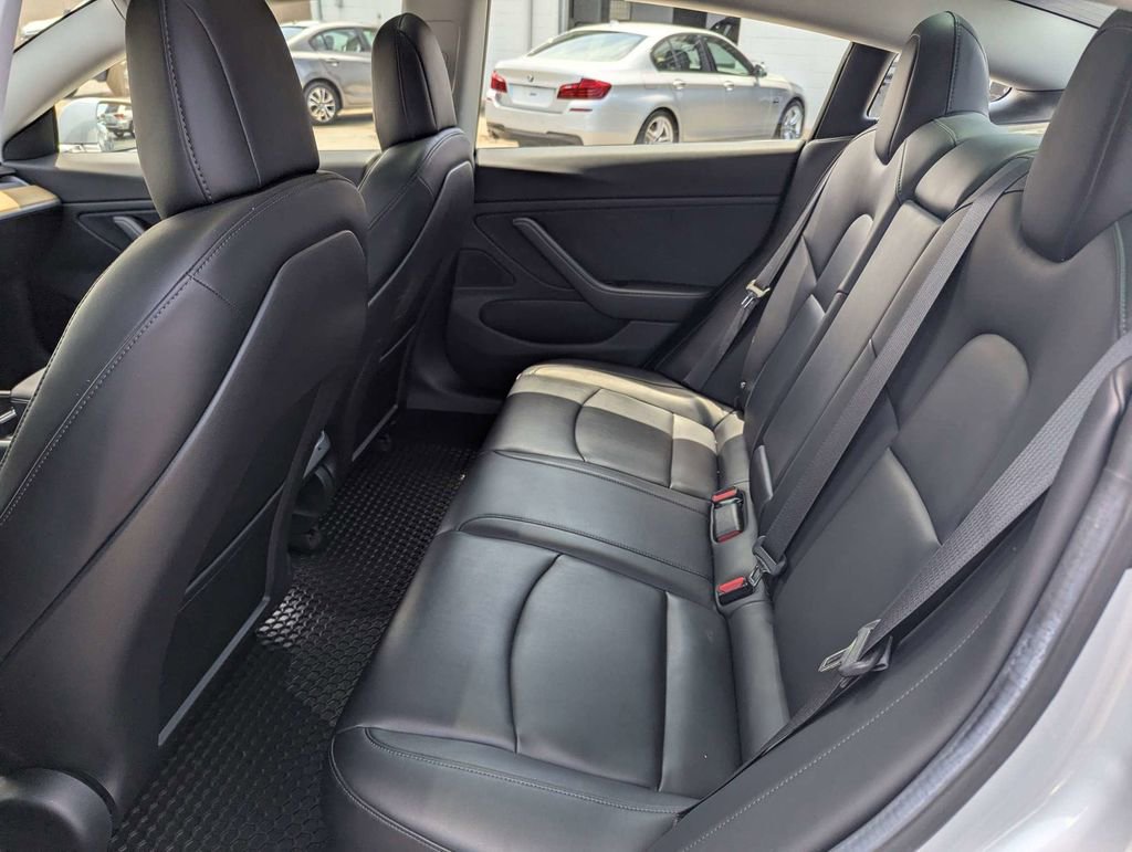 Used 2018 Tesla Model 3 Mid Range RWD image 12