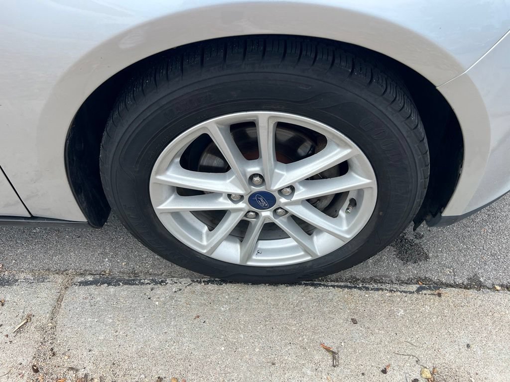 Used 2018 Ford Focus SE FWD image 11