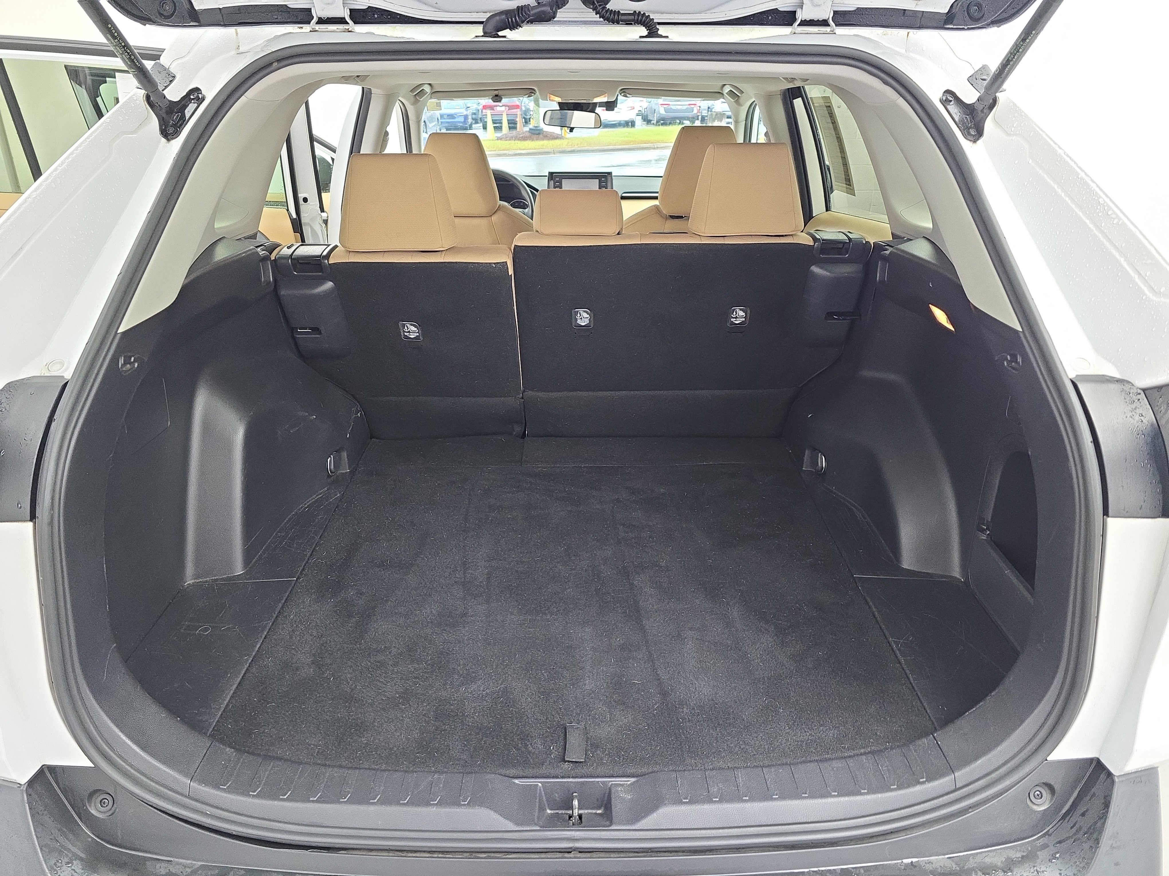 Used 2019 Toyota RAV4 XLE image 12