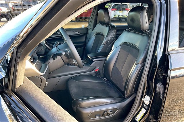 Used 2024 Jeep Grand Cherokee L Laredo image 25