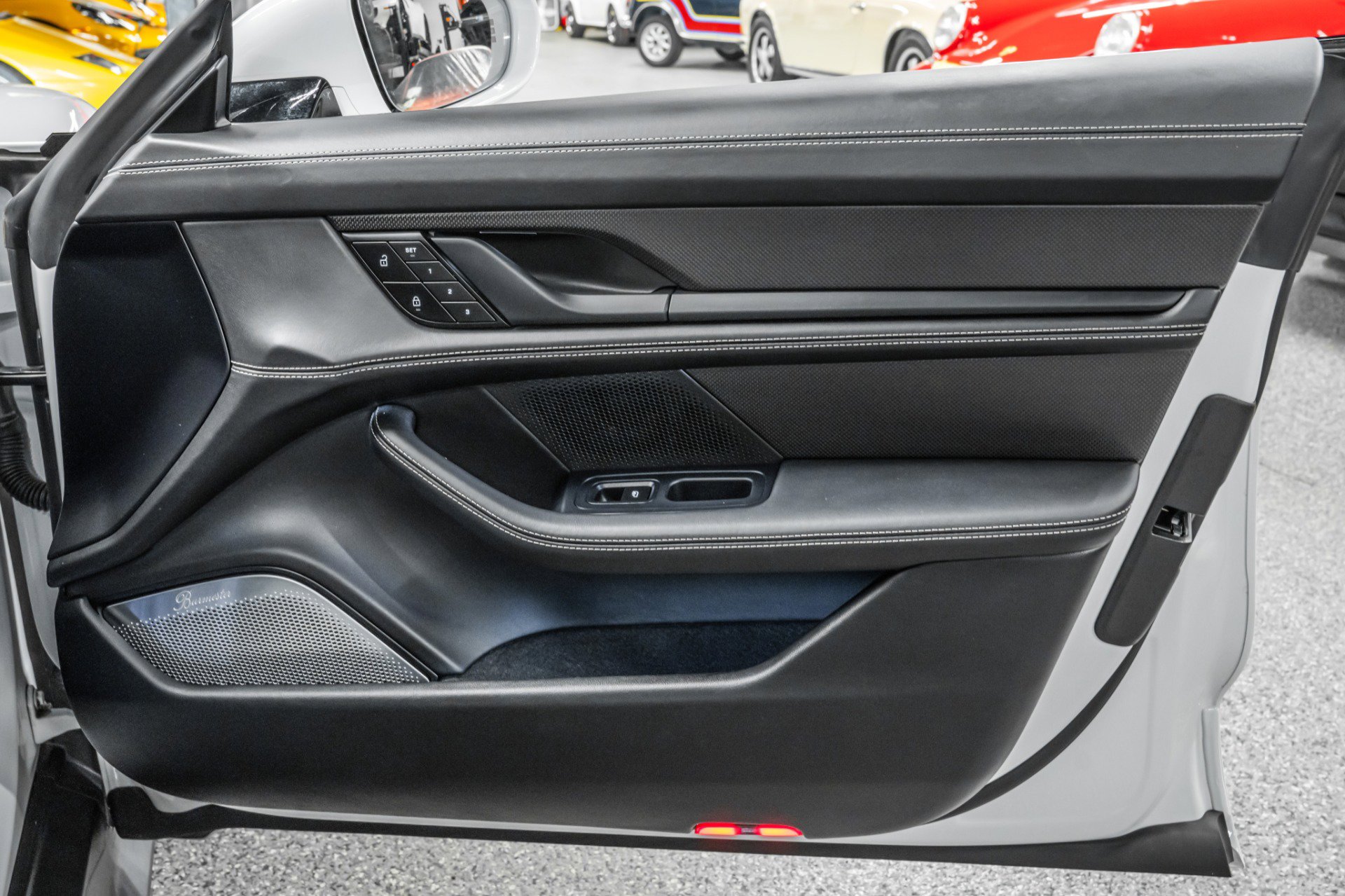 Used 2022 Porsche Taycan Turbo S image 39