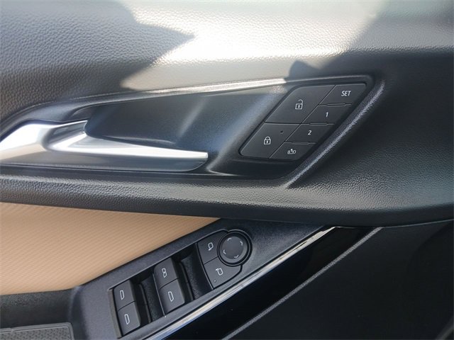 Used 2025 Chevrolet Equinox ACTIV w/ Safety and Technology Package image 13