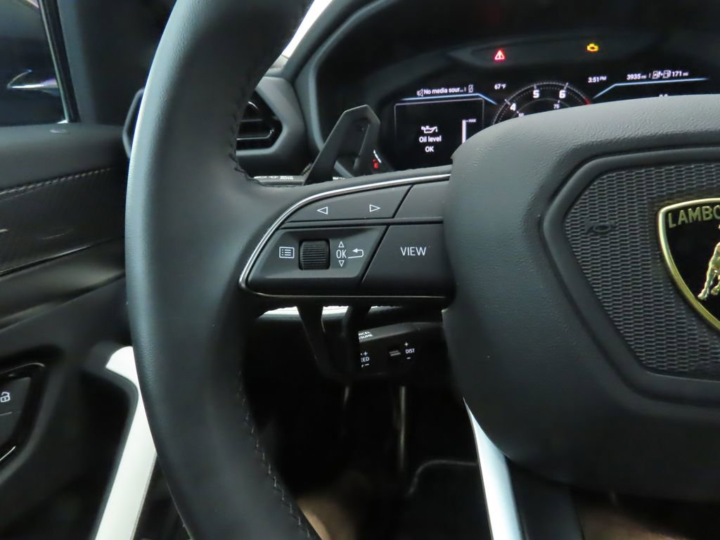 Used 2025 Lamborghini Urus SE image 11
