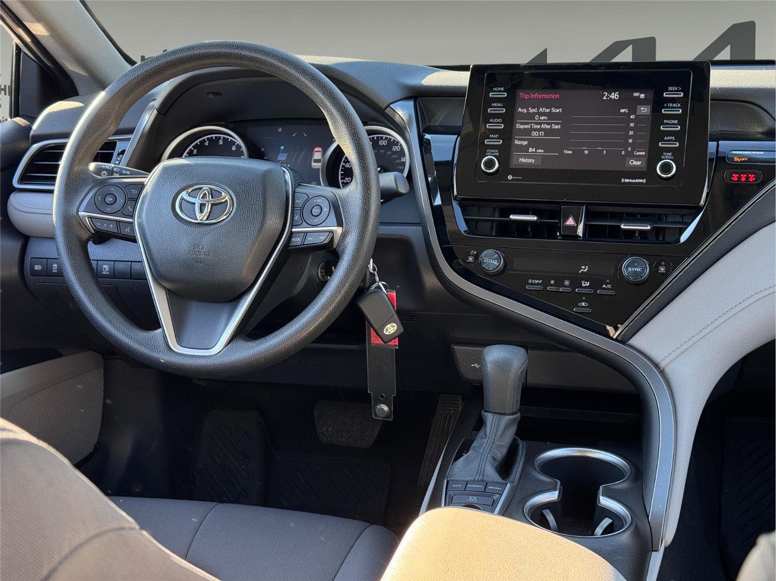 Used 2022 Toyota Camry LE AWD/4WD image 19