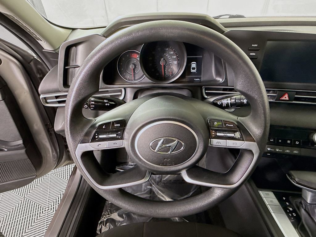 Certified 2021 Hyundai Elantra SEL FWD image 19