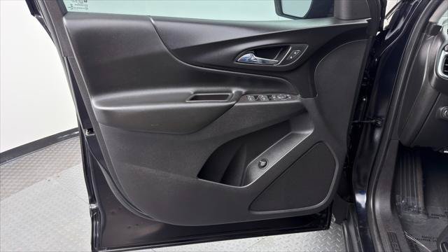 Used 2020 Chevrolet Equinox LT w/ Driver Convenience Package FWD image 14