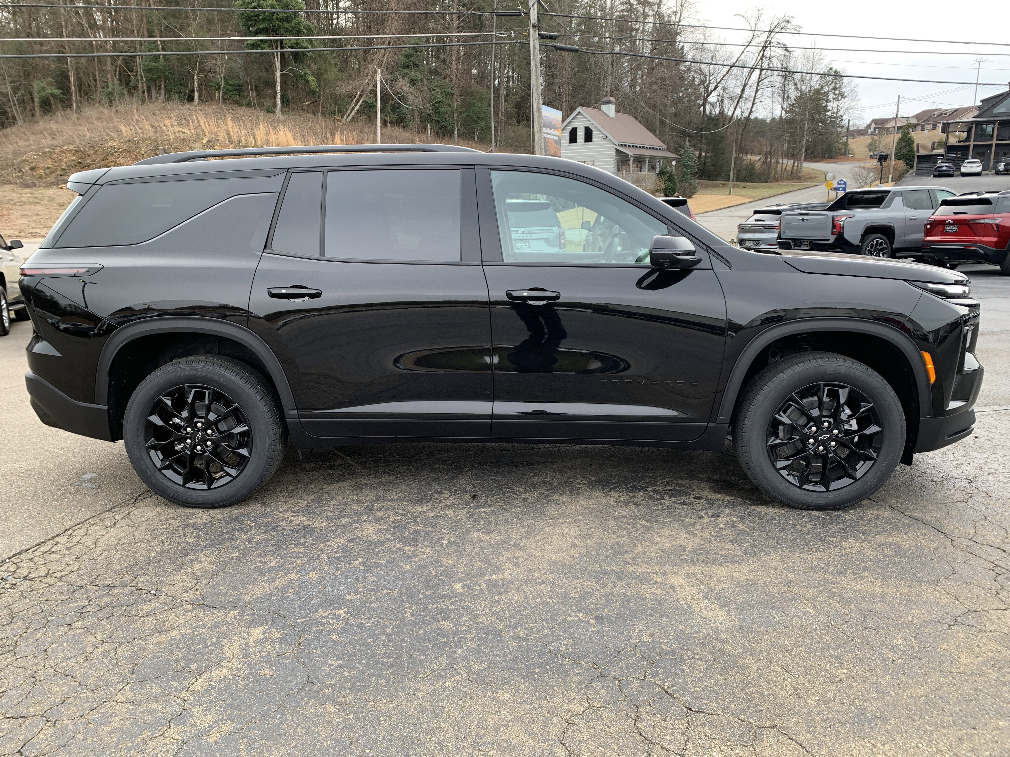 New 2026 Chevrolet Traverse LT w/ Midnight/Sport Edition image 2