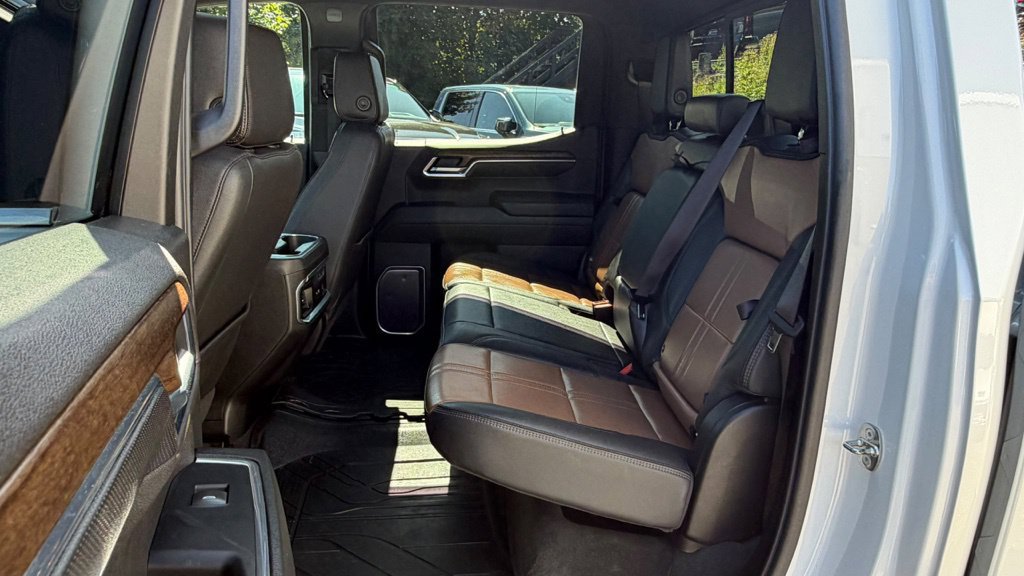 Used 2023 Chevrolet Silverado 1500 High Country w/ High Country Premium Package AWD/4WD image 20