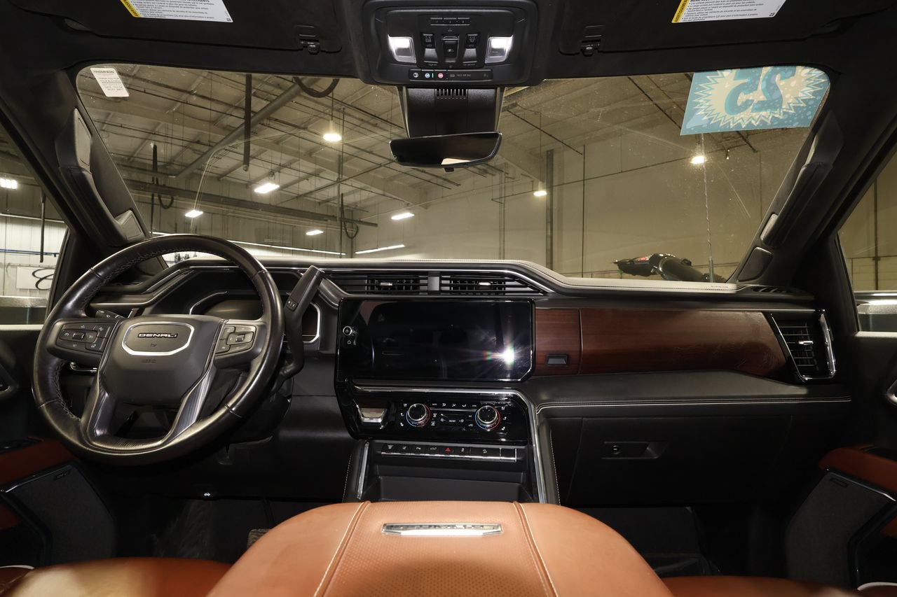Used 2025 GMC Sierra 3500 Denali Ultimate AWD/4WD image 30
