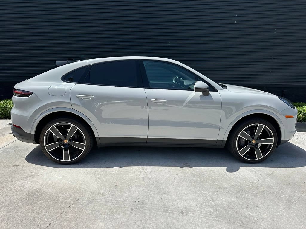 Certified 2023 Porsche Cayenne Platinum Edition AWD/4WD image 11