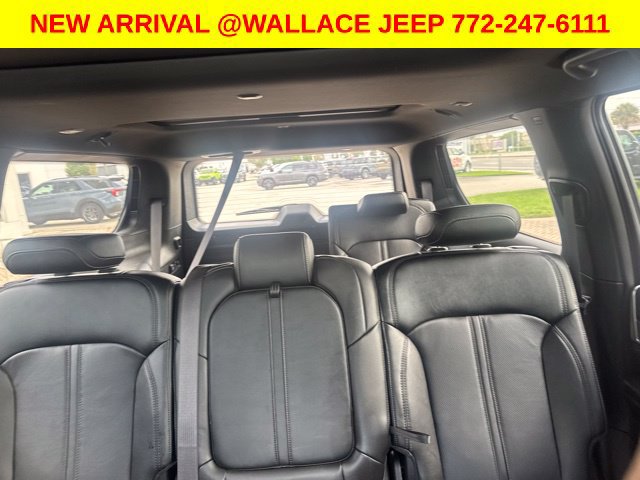 Used 2023 Jeep Wagoneer Series III w/ Premium Group I RWD image 8