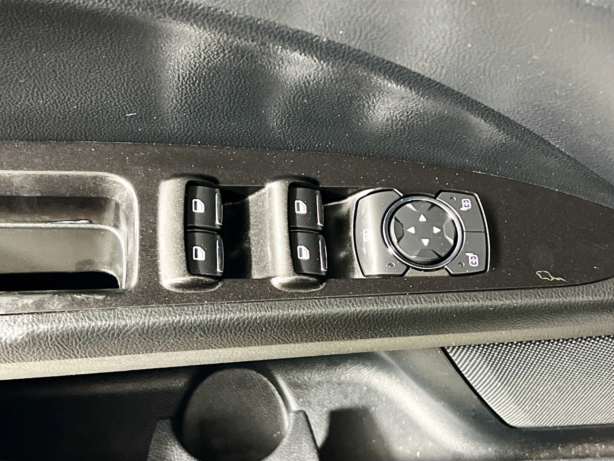 Used 2020 Ford Fusion SEL FWD image 16