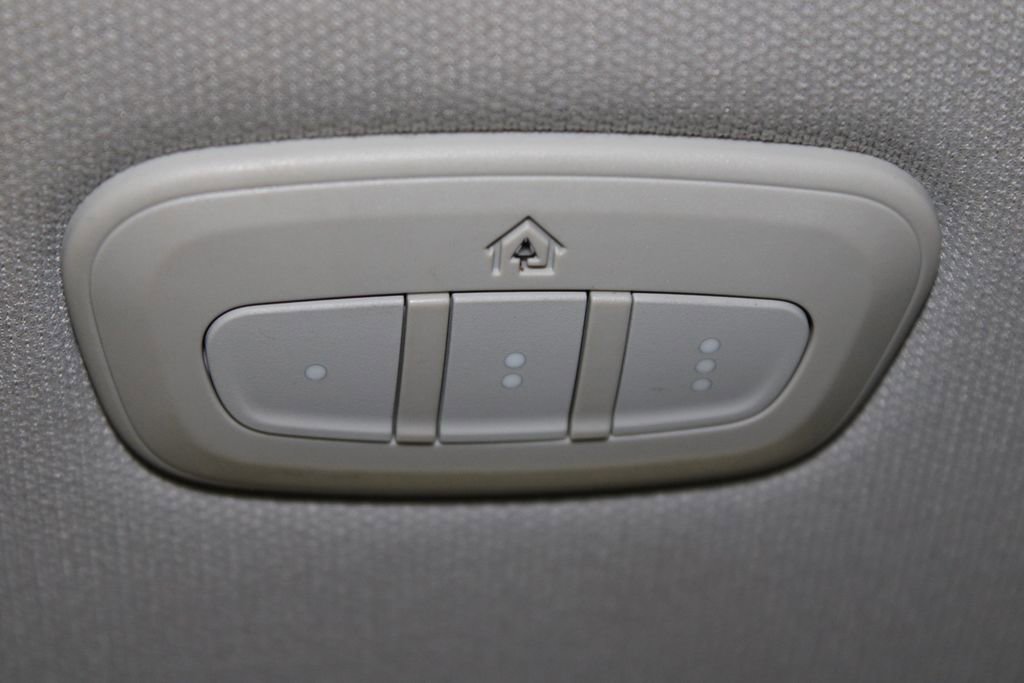 Used 2019 Jeep Cherokee Latitude Plus w/ Comfort/Convenience Group image 47