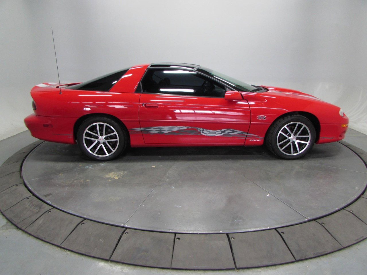 Used 2002 Chevrolet Camaro Z28 w/ SS Performance/Appearance Pkg image 8