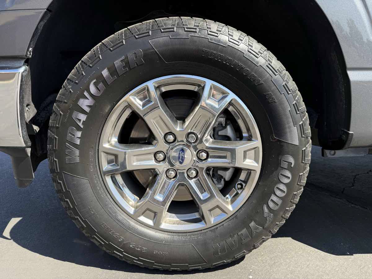 Used 2023 Ford F150 Lariat w/ FX4 Off-Road Package AWD/4WD image 9