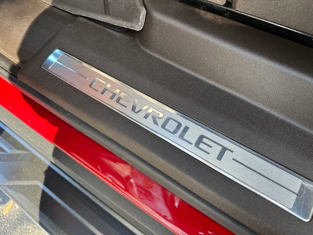 Used 2022 Chevrolet Suburban LT w/ Luxury Package image 36