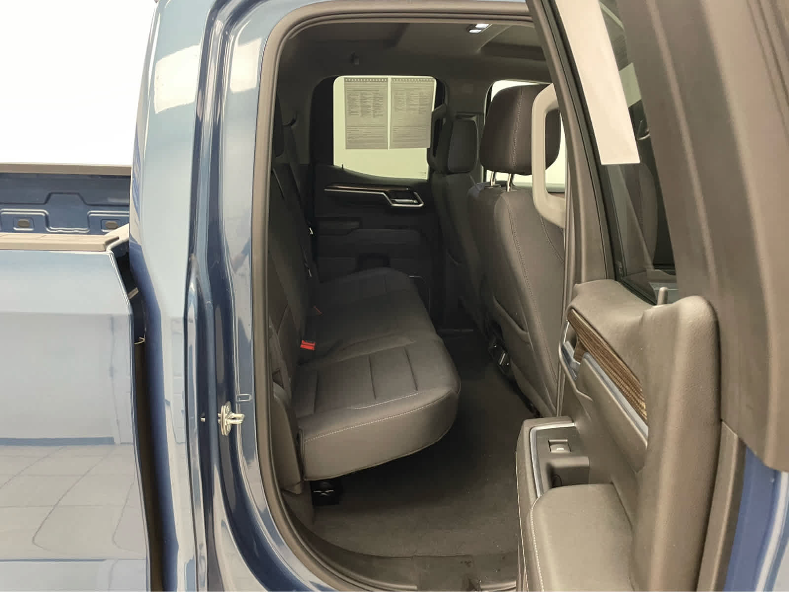 Used 2024 Chevrolet Silverado 1500 LT AWD/4WD image 14