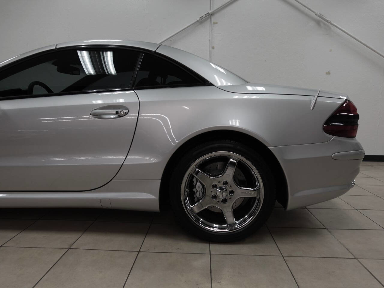 Used 2004 Mercedes-Benz SL 55 AMG SL 55 AMG 2dr Convertible image 23