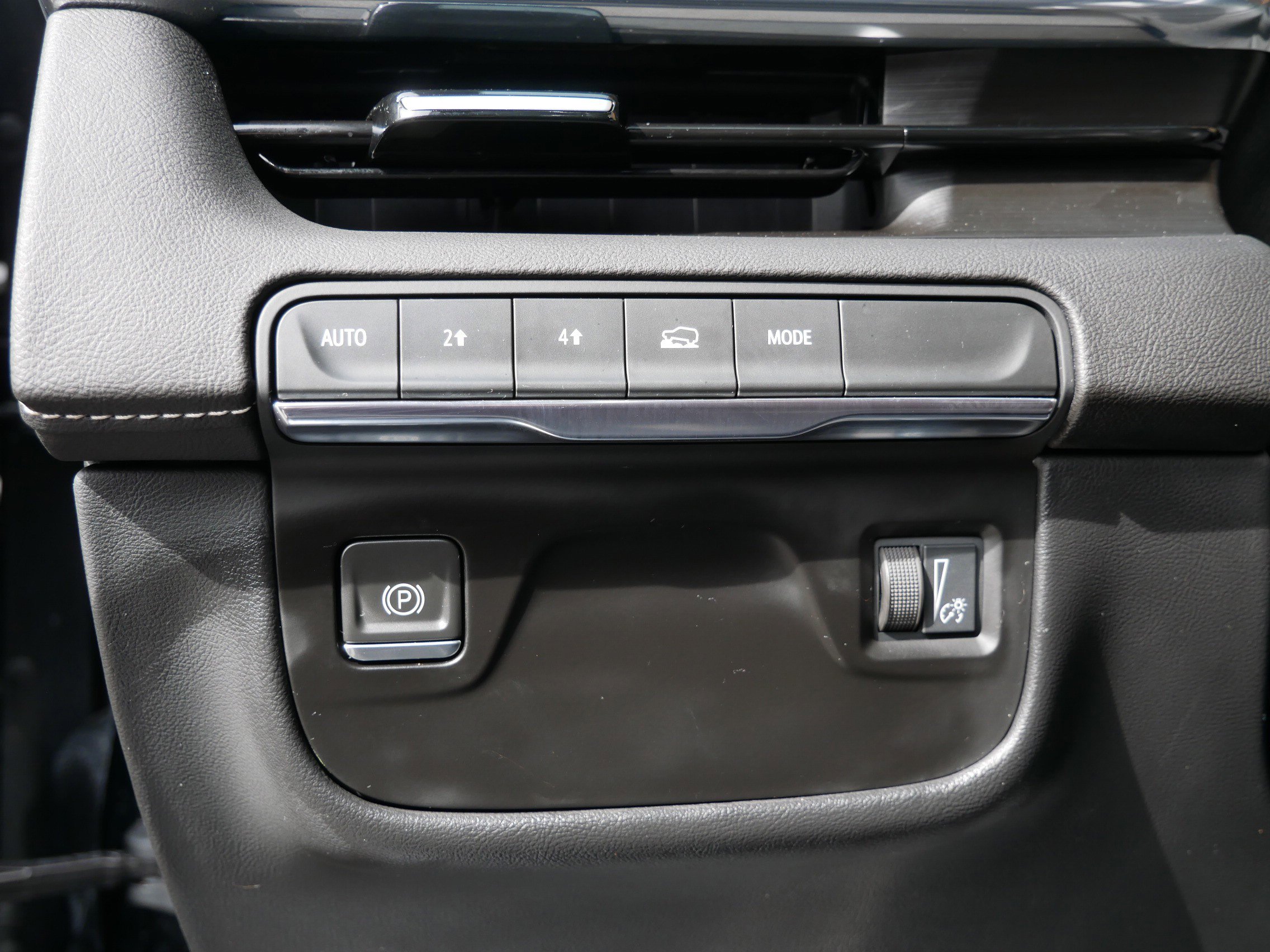 Certified 2023 Cadillac Escalade ESV Premium Luxury w/ LPO, Floor Liner Package image 8