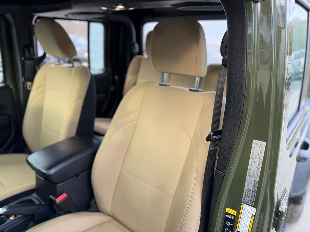 Used 2021 Jeep Gladiator Sport image 9