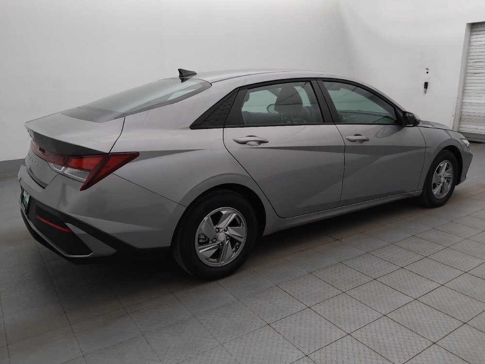 Used 2025 Hyundai Elantra SE FWD image 10