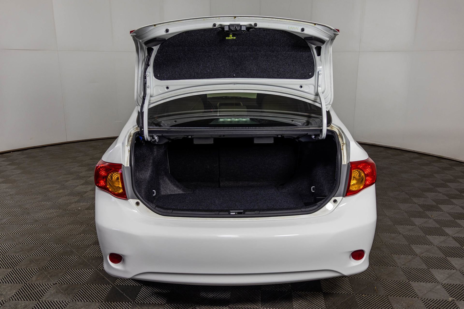 Used 2009 Toyota Corolla LE FWD image 34