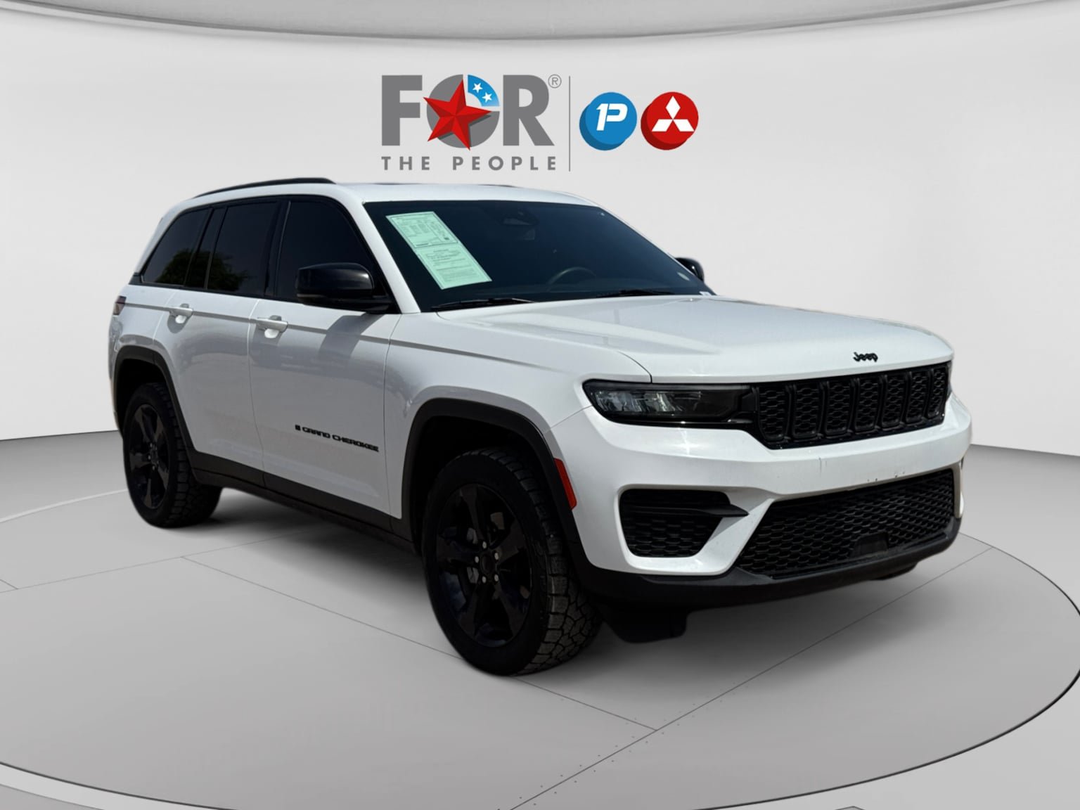 Used 2023 Jeep Grand Cherokee Altitude RWD image 7