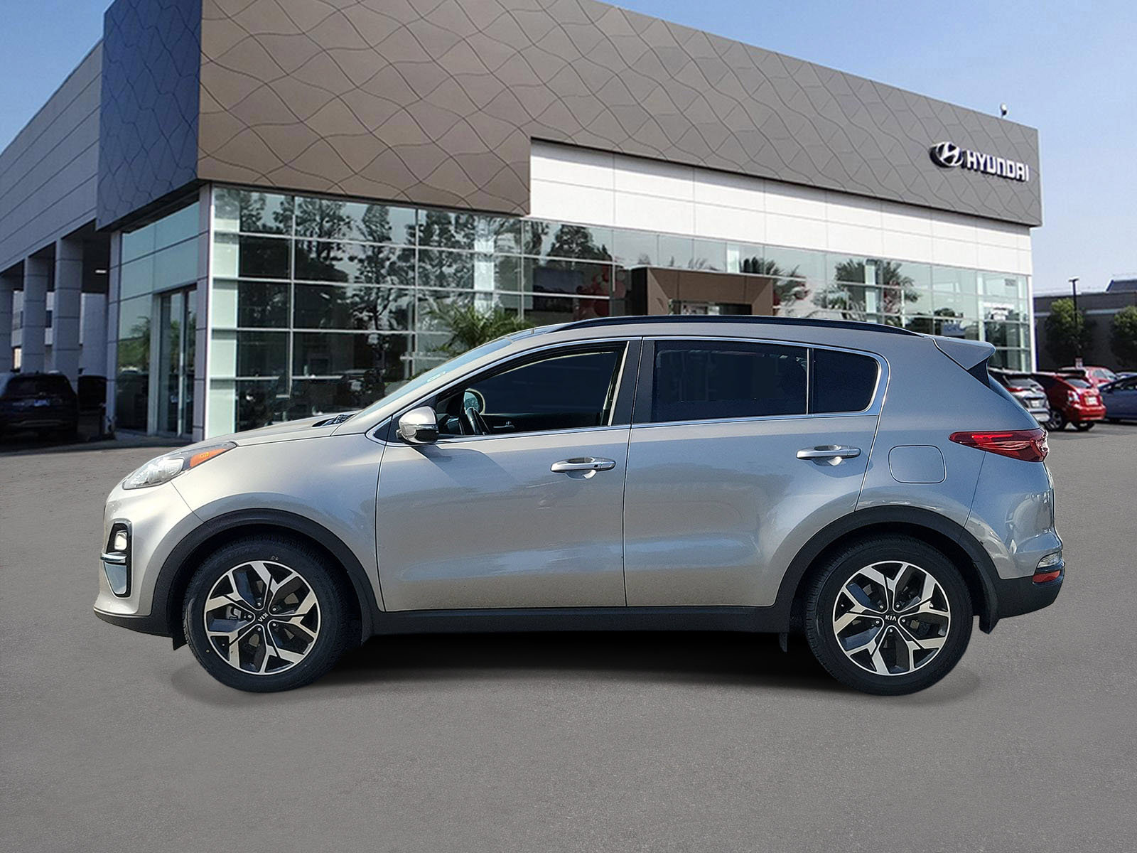 Used 2022 Kia Sportage EX FWD image 3