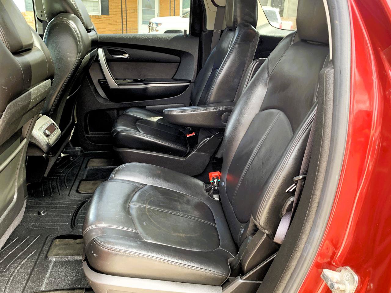 Used 2011 GMC Acadia SLT FWD image 30
