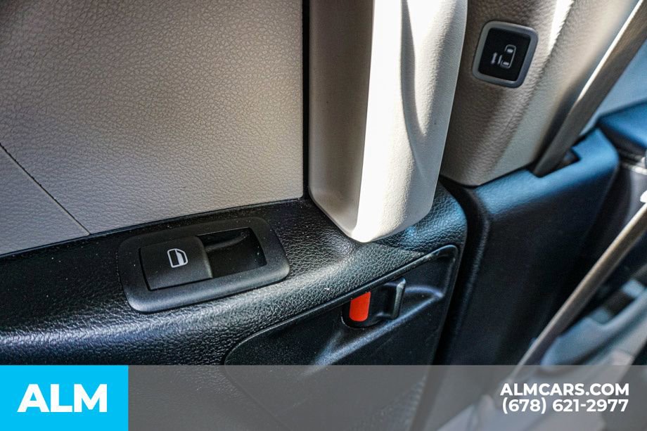 Used 2024 Chrysler Pacifica Select image 35