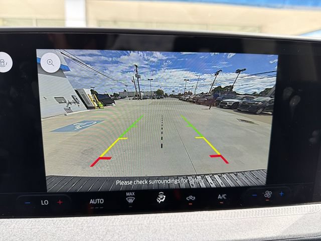 Used 2025 Ford Maverick XLT w/ Equipment Group 302A AWD/4WD image 19