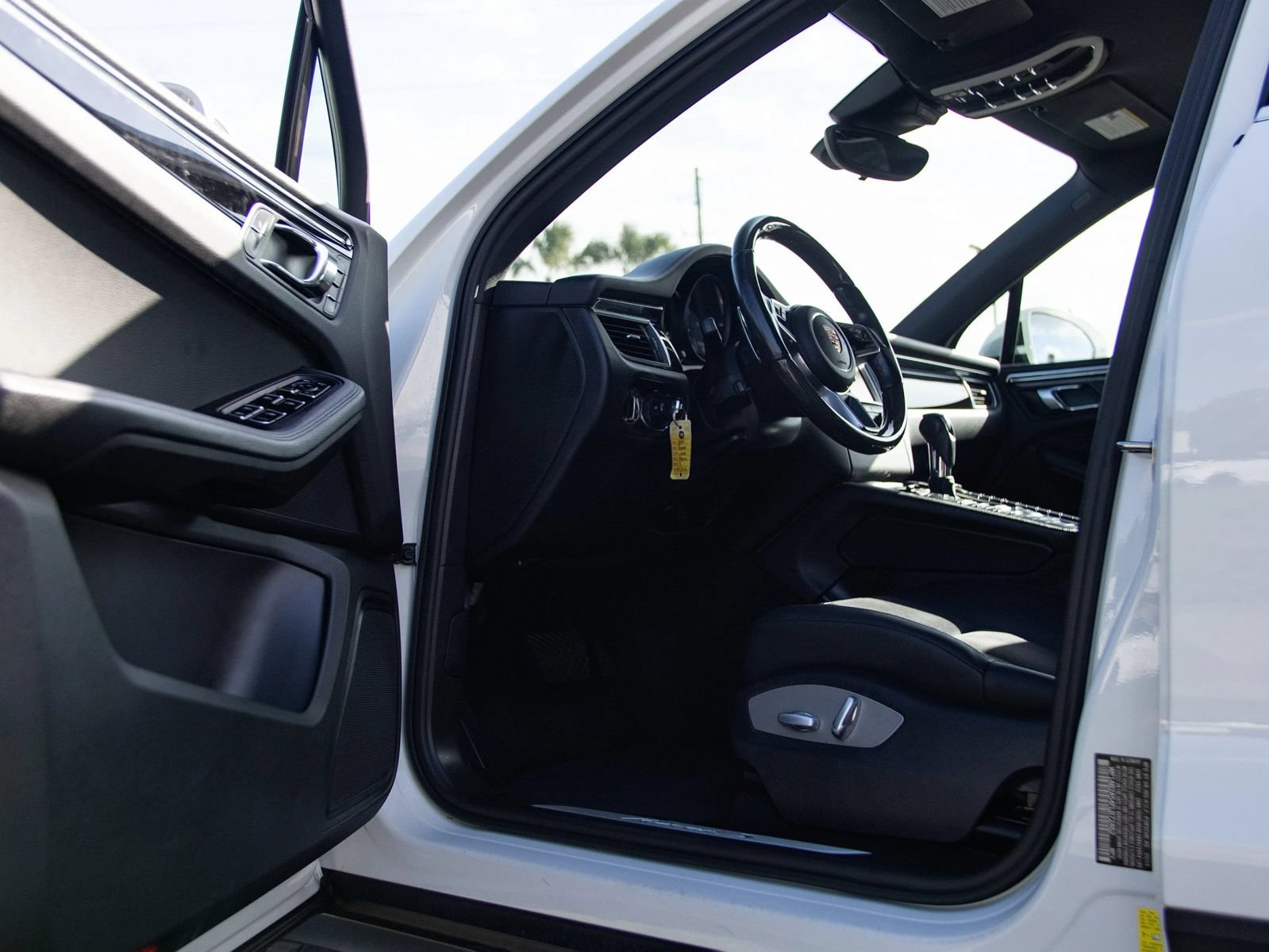 Used 2015 Porsche Macan S w/ Infotainment Package AWD/4WD image 16