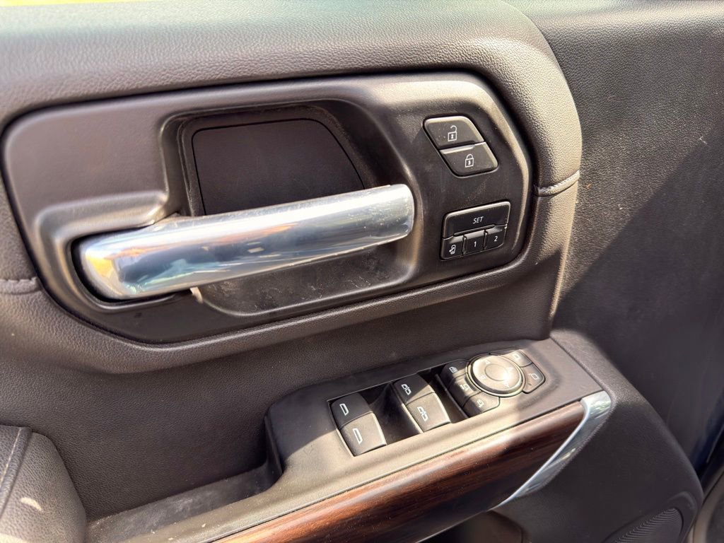 Used 2022 GMC Sierra 2500 SLT w/ SLT Convenience Package image 31