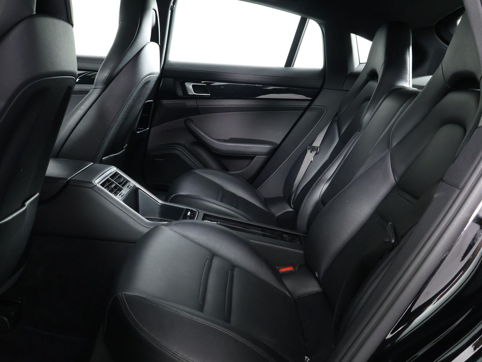 Certified 2023 Porsche Panamera RWD image 33