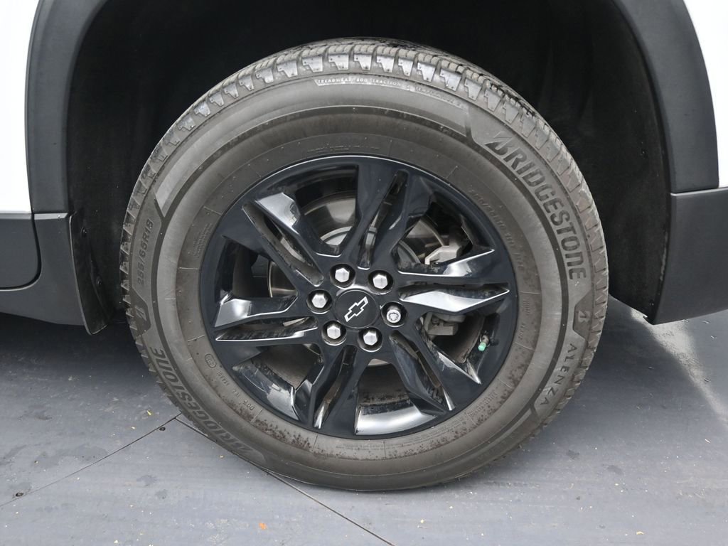 Used 2022 Chevrolet Traverse LT image 9