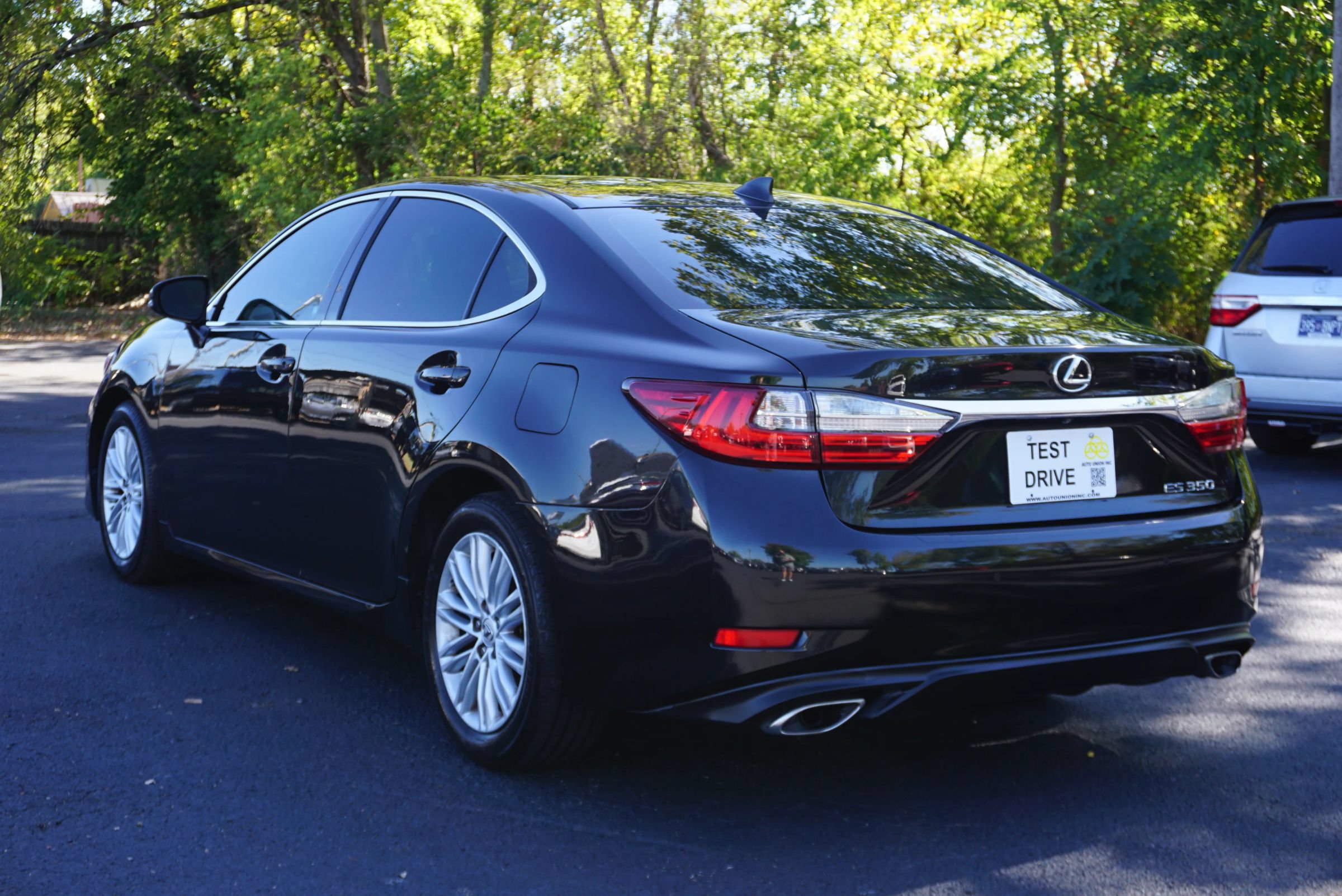 Used 2016 Lexus ES 350 w/ Premium Package w/Wood Trim FWD image 7
