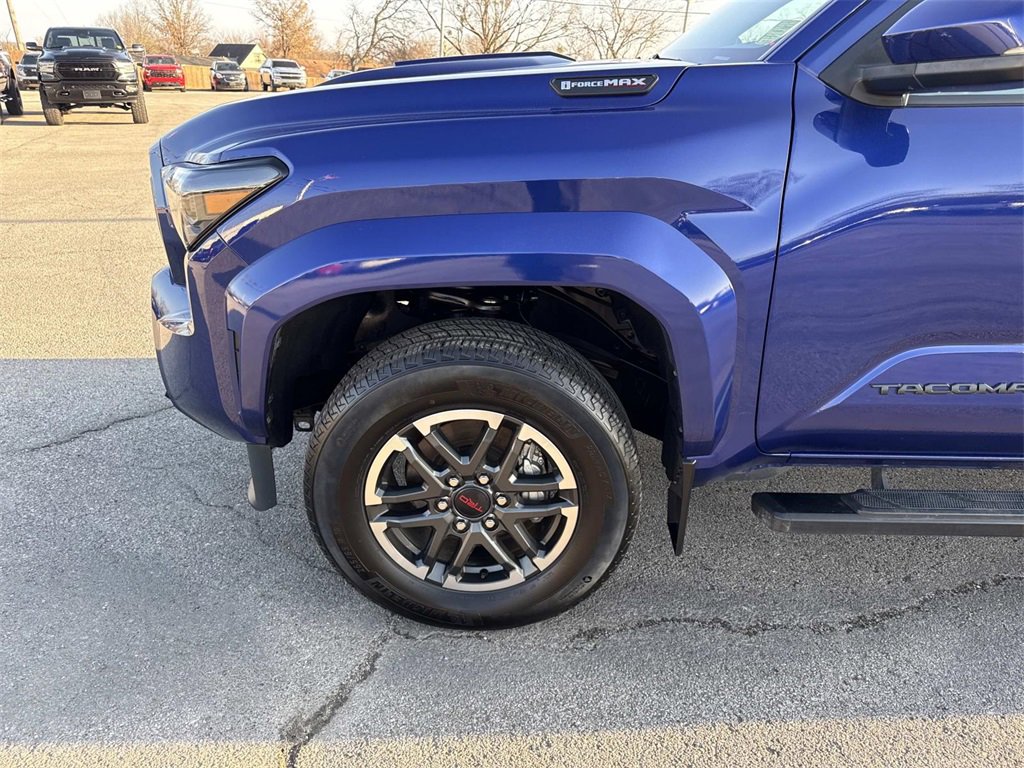 Used 2024 Toyota Tacoma TRD Sport image 32