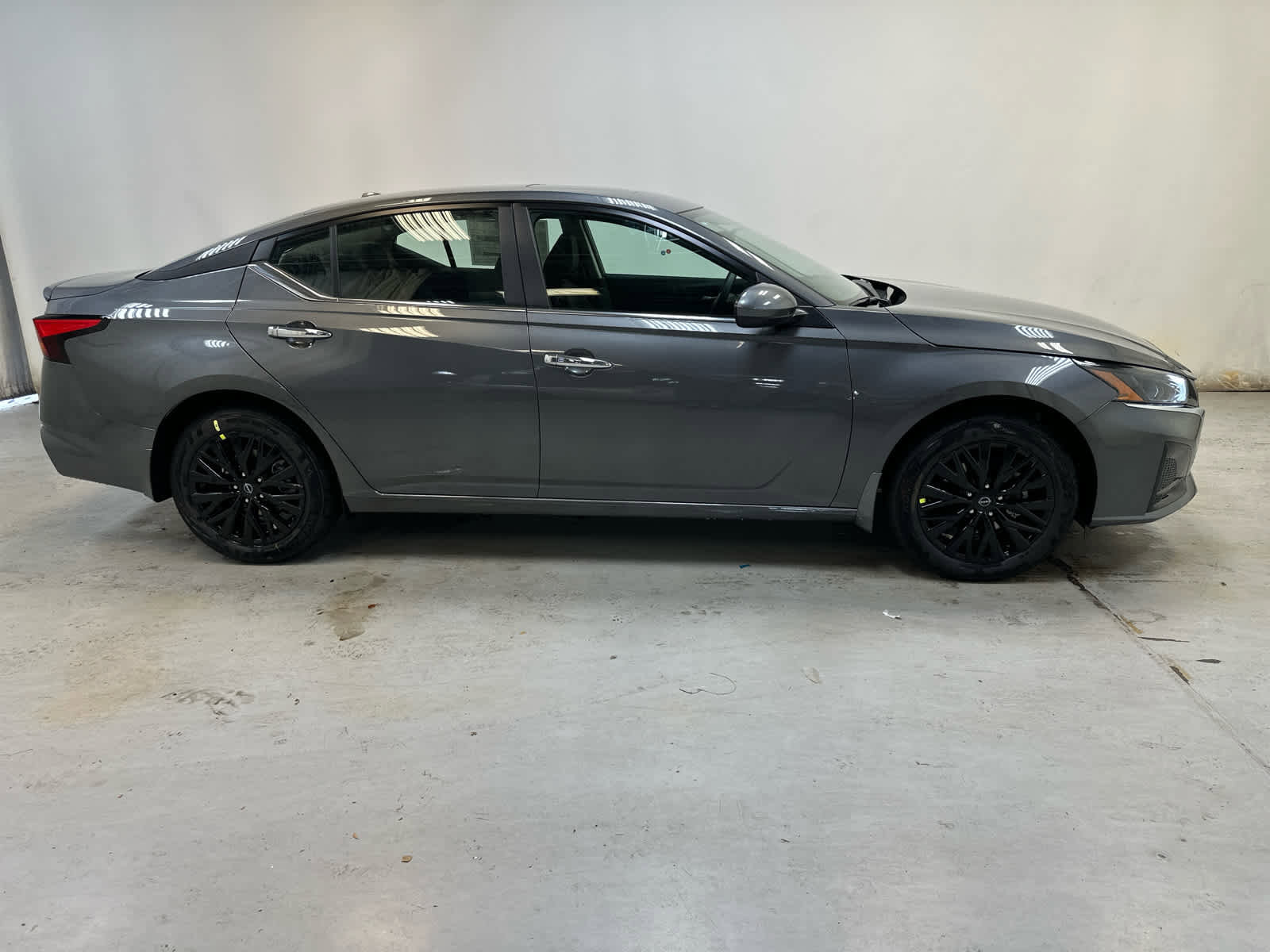 New 2025 Nissan Altima 2.5 SV AWD/4WD image 9