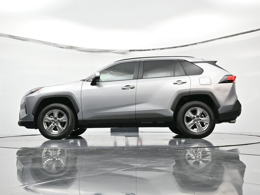 Used 2025 Toyota RAV4 XLE image 41