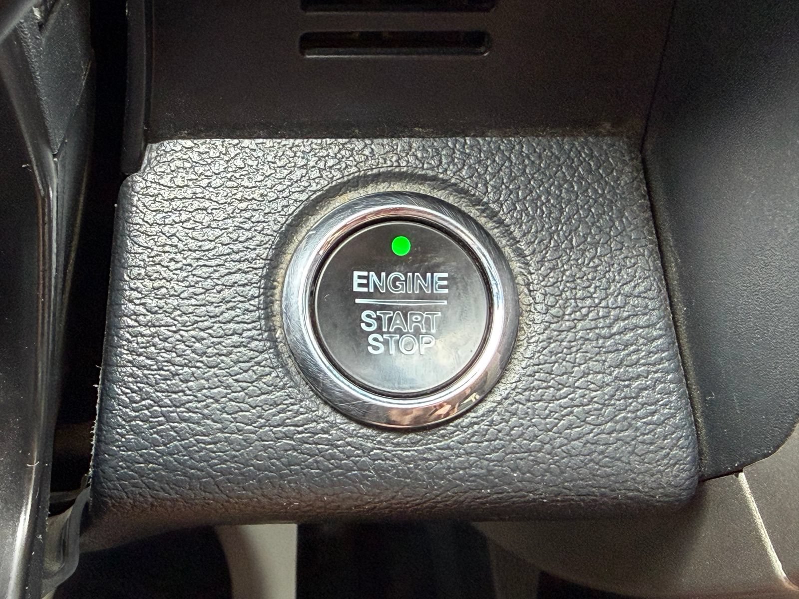 Used 2022 Ford F350 Lariat w/ Tremor Off-Road Package AWD/4WD image 29