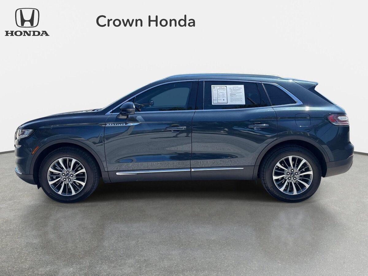 Used 2023 Lincoln Nautilus Reserve FWD image 2