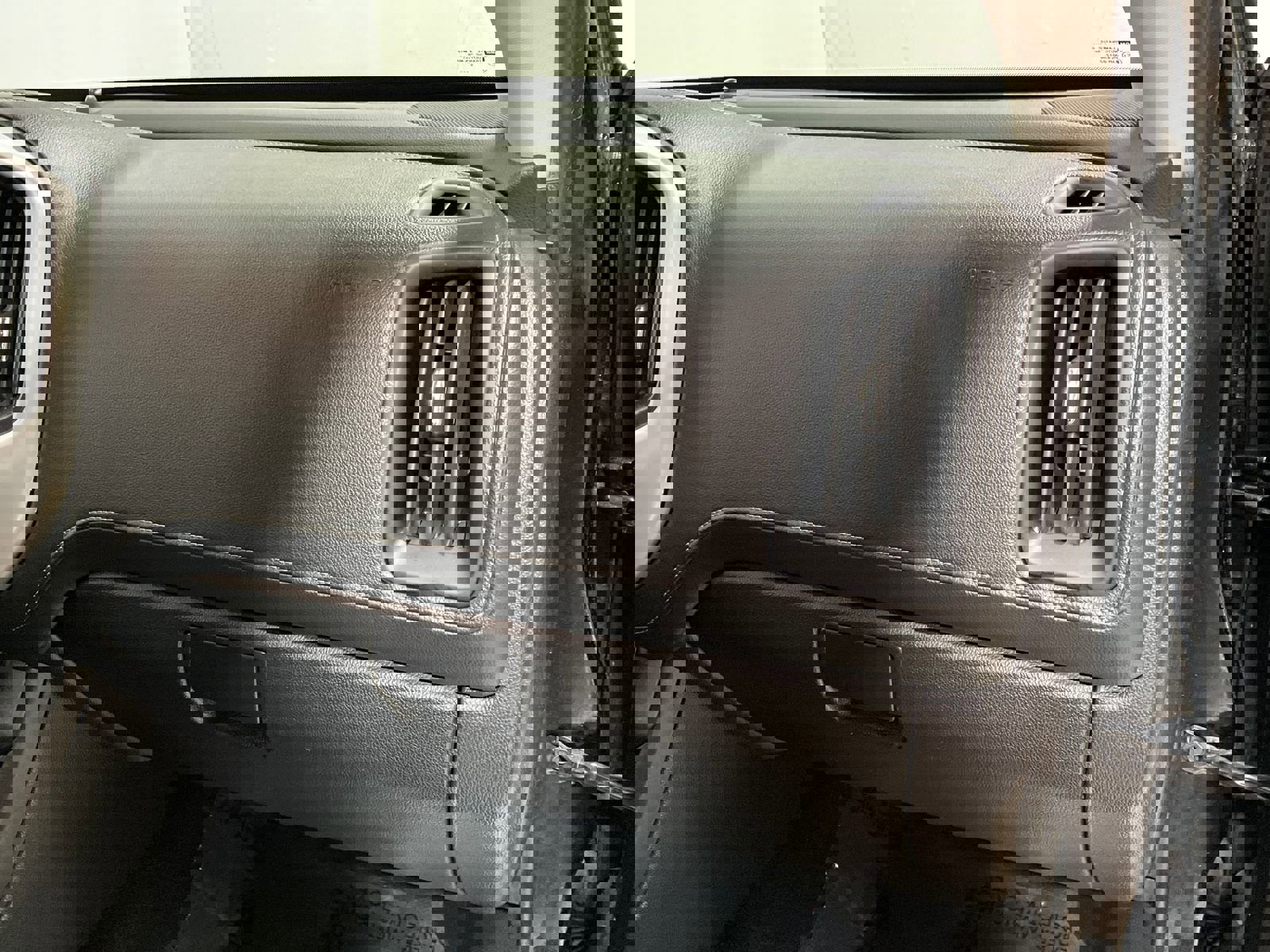 Used 2017 GMC Canyon SLE w/ Nightfall Edition image 15