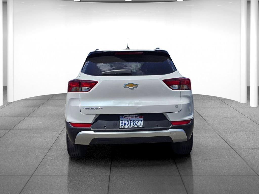 Used 2021 Chevrolet TrailBlazer LT w/ Premium Seating Package FWD image 5