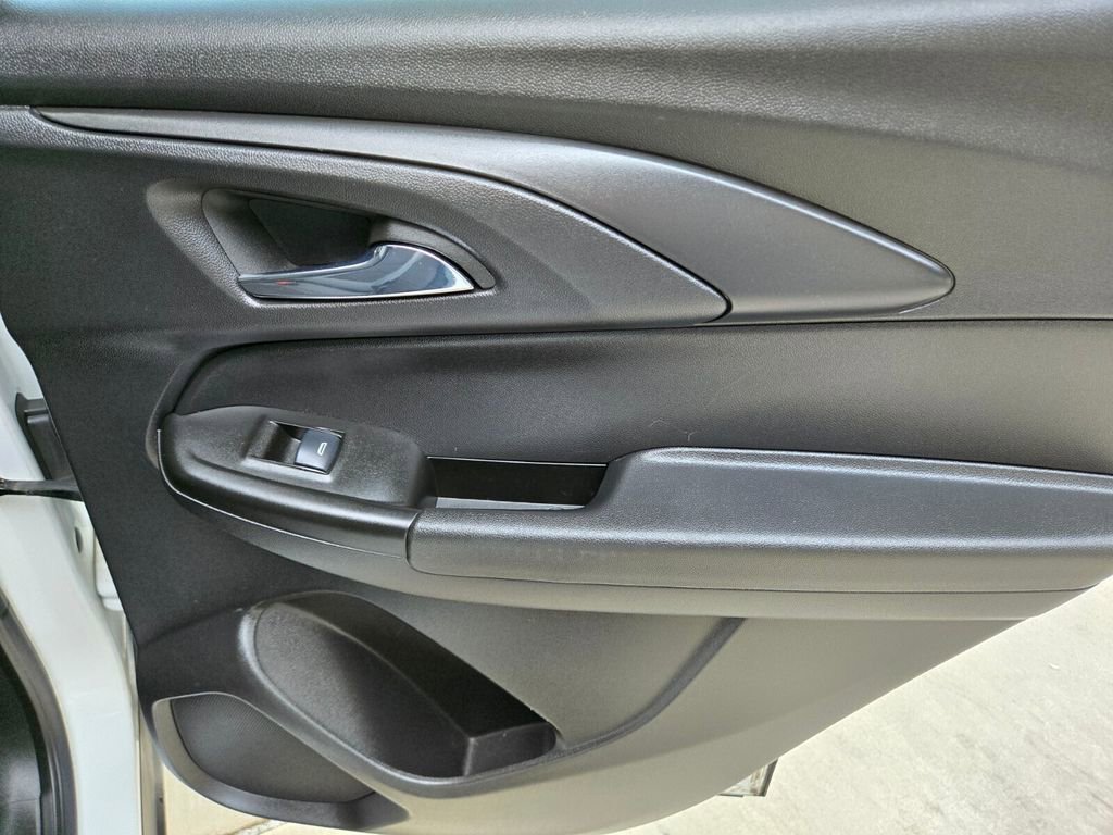 Used 2023 Chevrolet TrailBlazer LS image 18