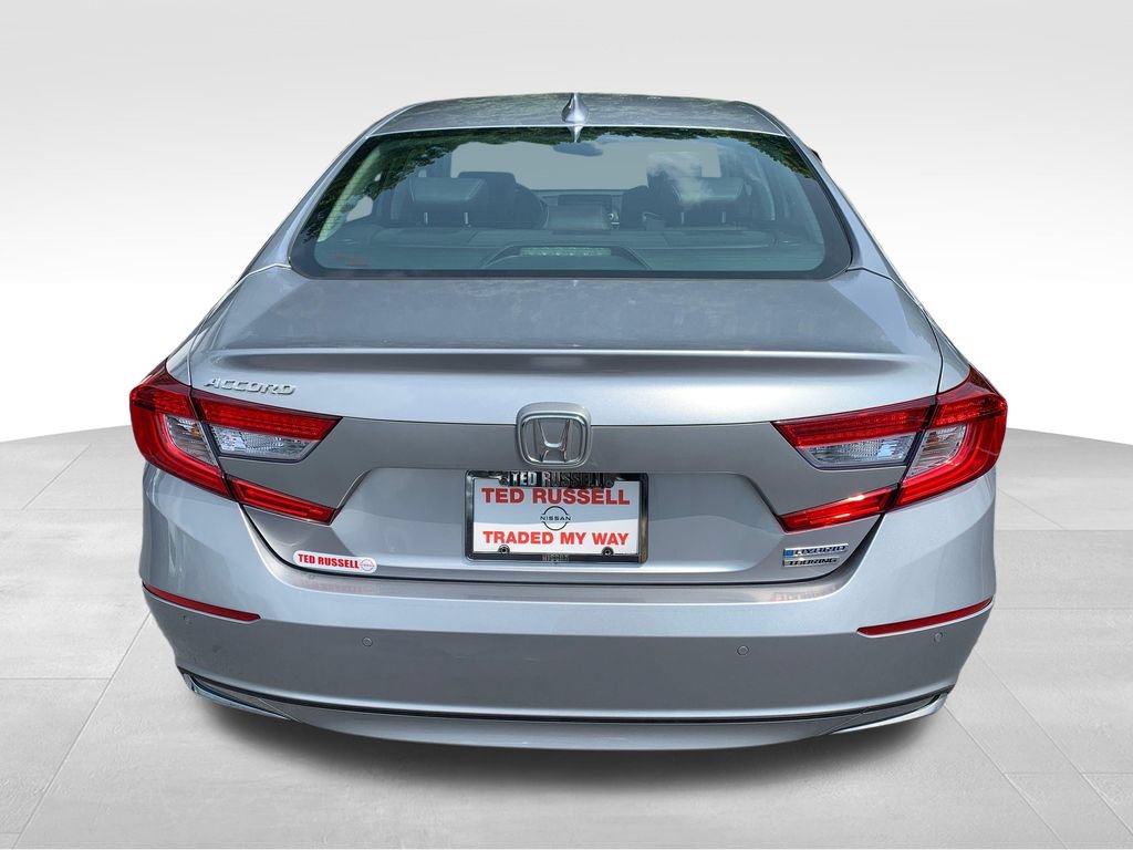 Used 2018 Honda Accord Touring image 4