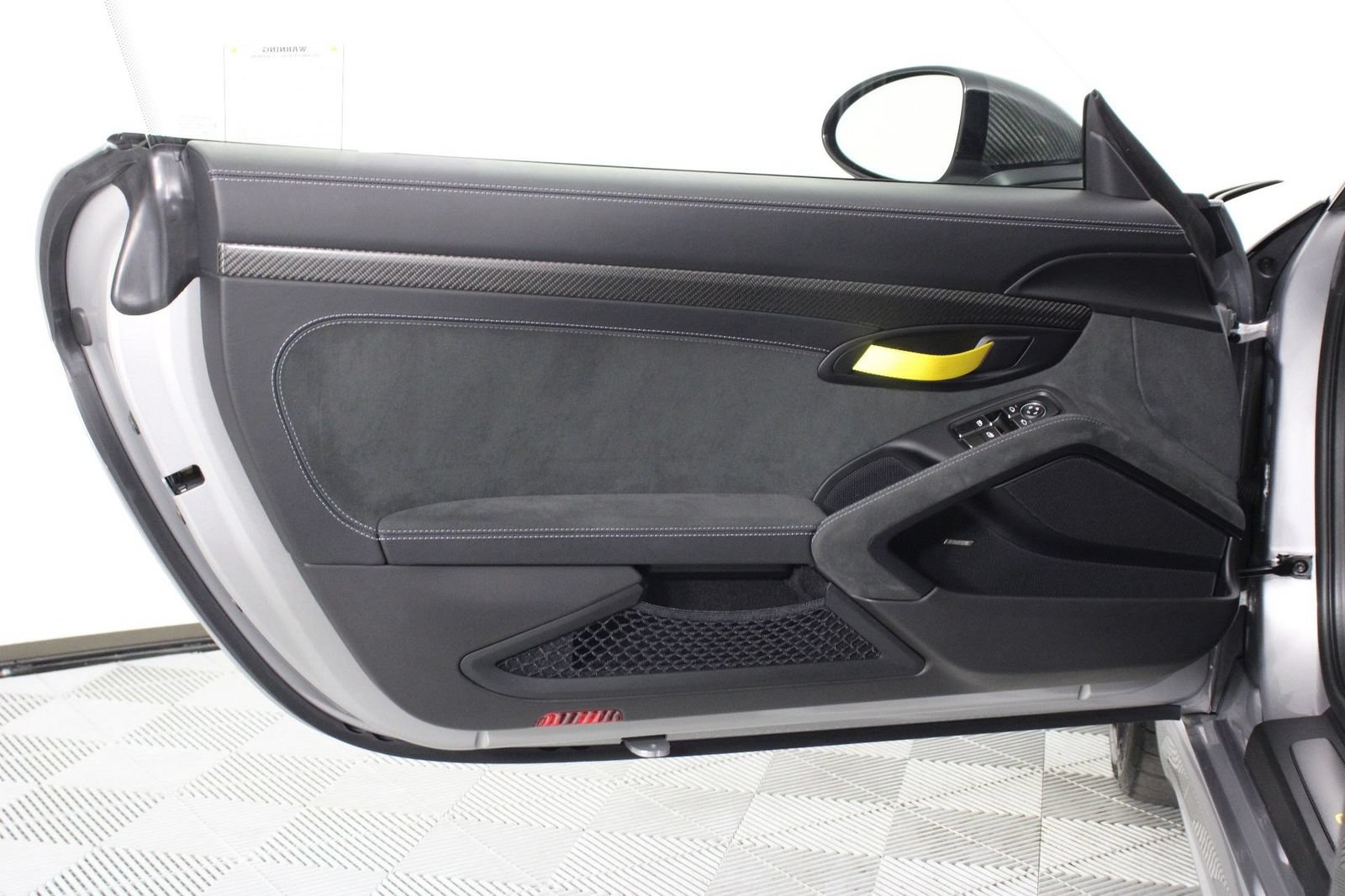 Certified 2025 Porsche 718 Cayman GT4 RS RWD image 19