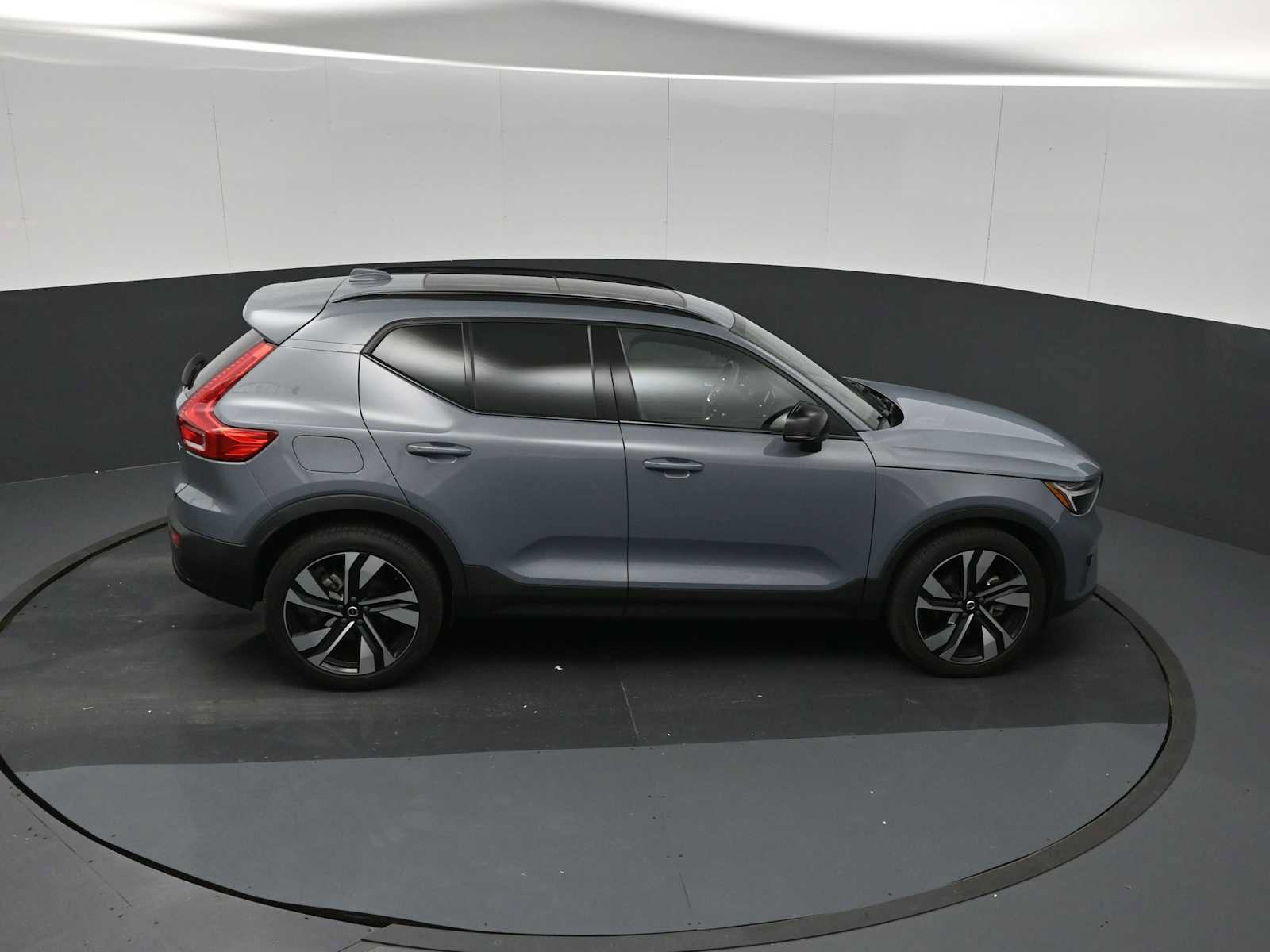 Used 2023 Volvo XC40 B5 Plus w/ Driver Assist Package AWD/4WD image 38