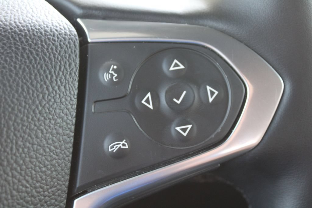 Used 2023 Chevrolet Traverse Premier FWD image 37